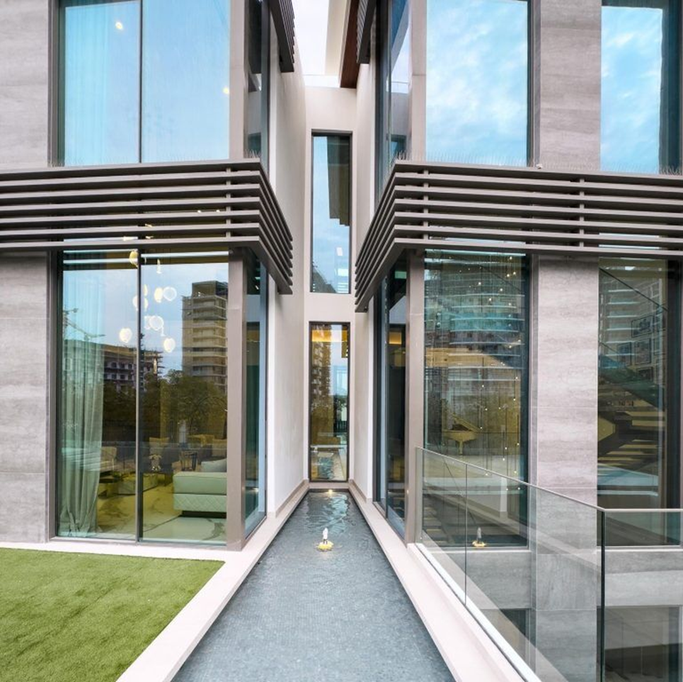 aluminium glass windows for a cafe business